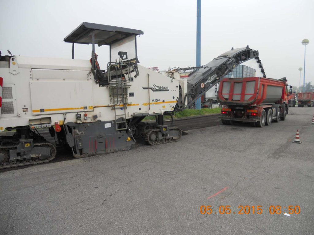 Fresatura manto stradale - Lerta - Impresa edile di costruzioni civili e residenziali