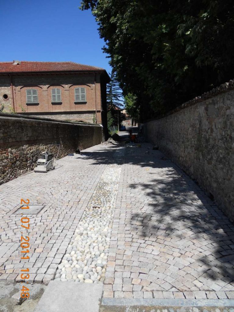Riqualifica urbana con pavimentazione porfido e ciottoli fiume - Lerta - Impresa edile di costruzioni civili e residenziali