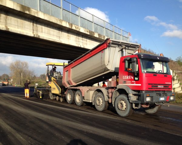 Lavori di asfaltatura - Lerca e C